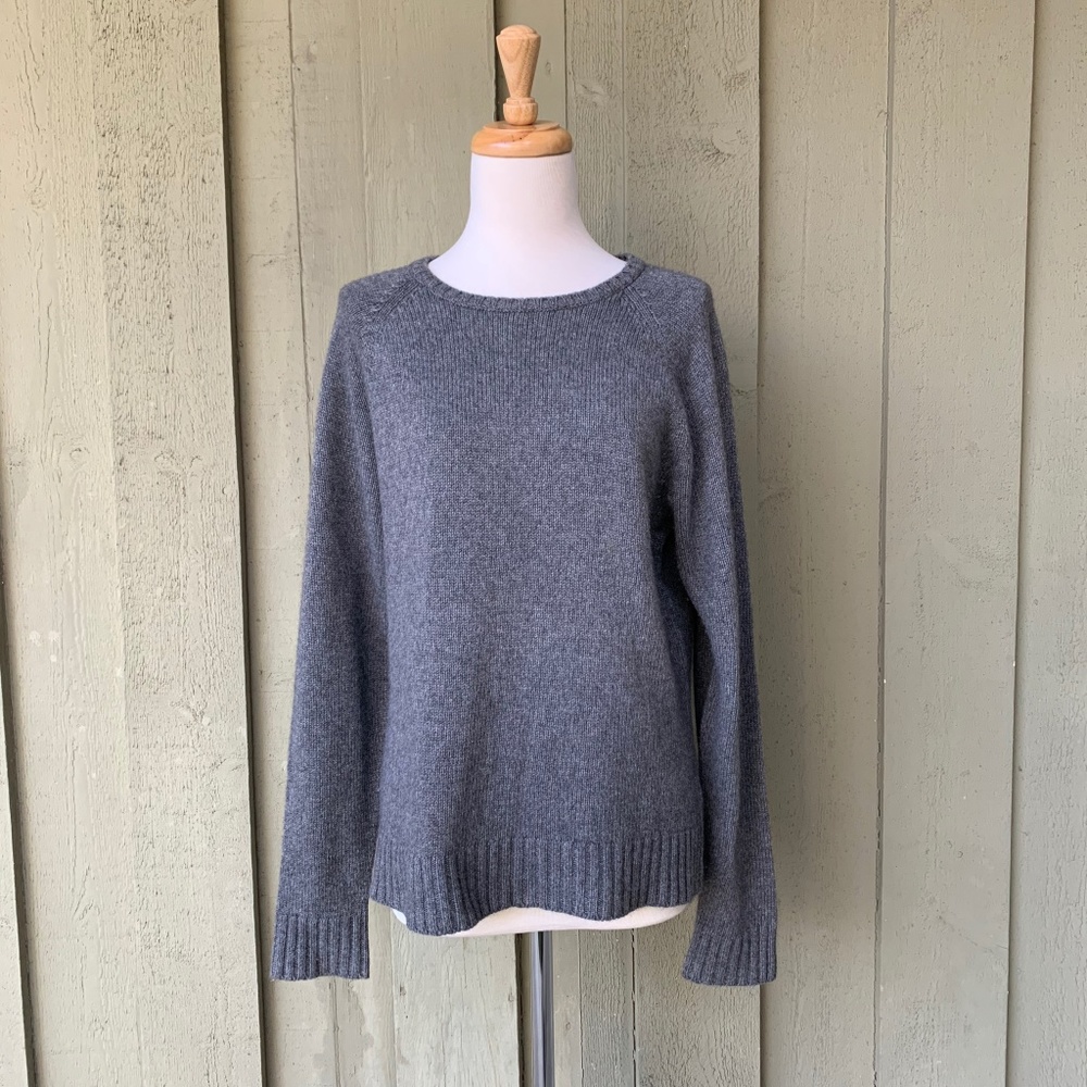 Lands' End`Crewneck Sweater~Gray~Size M(10-12) EUC